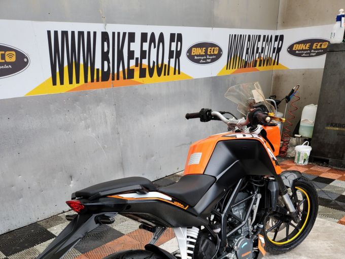 KTM 125 DUKE 4