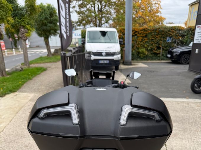 YAMAHA XP T-MAX 560 TECH MAX 4