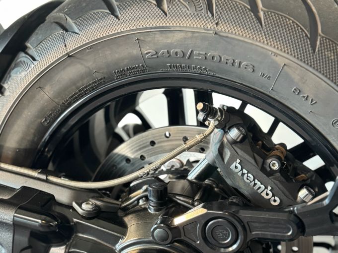 TRIUMPH ROCKET 3 R 221 Edition 4