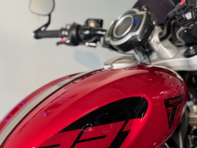 TRIUMPH ROCKET 3 R 221 Edition 4