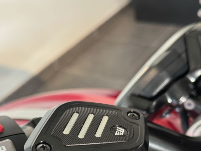 TRIUMPH ROCKET 3 R 221 Edition 4