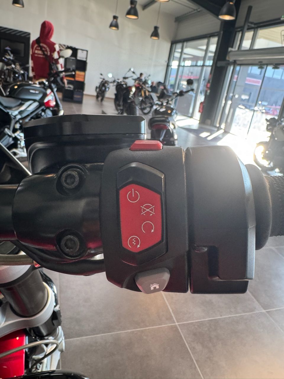 TRIUMPH ROCKET 3 R 221 Edition 4