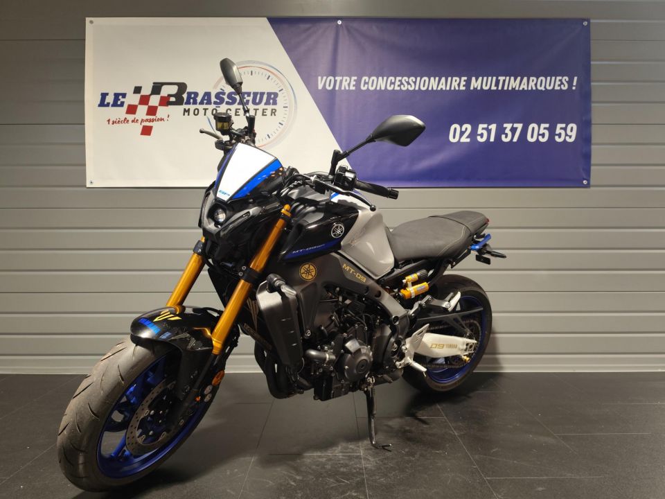 YAMAHA MT-09 4