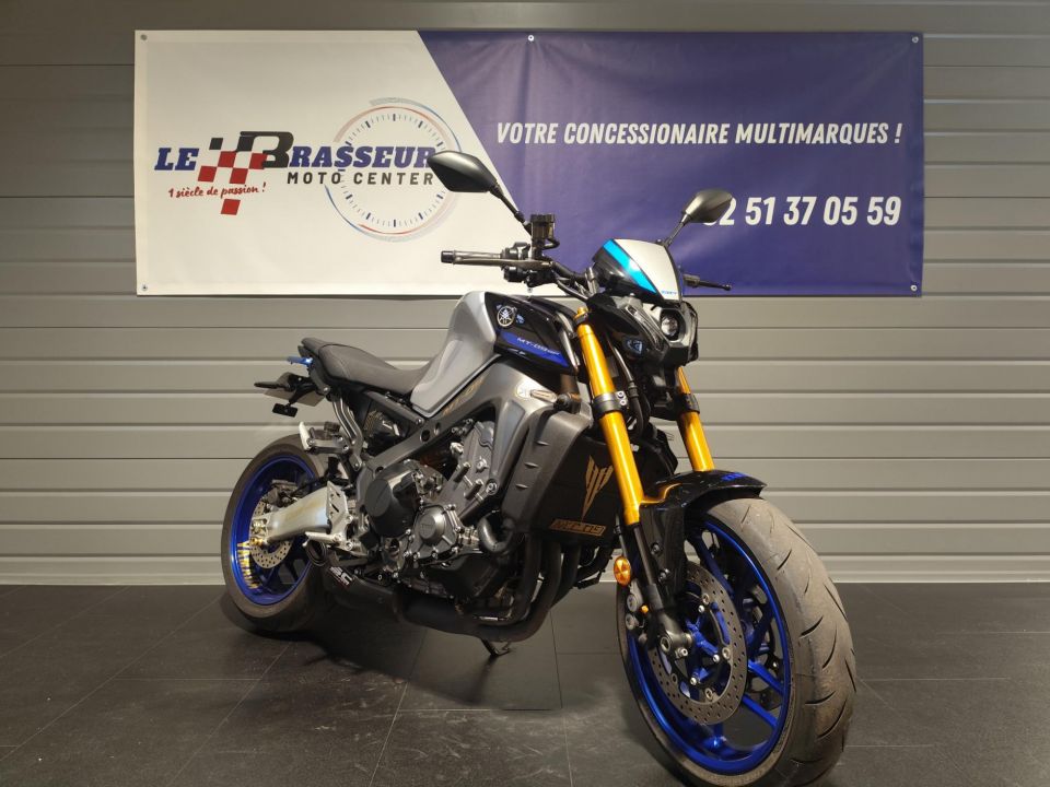 YAMAHA MT-09 4