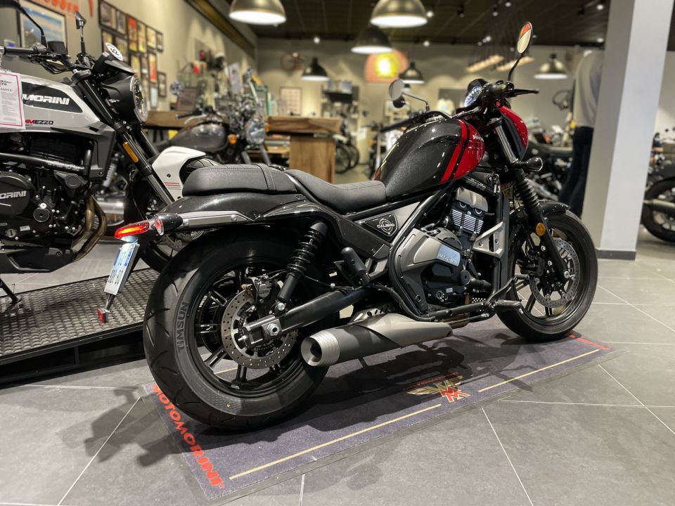 MOTO MORINI CALIBRO CUSTOM 700 4