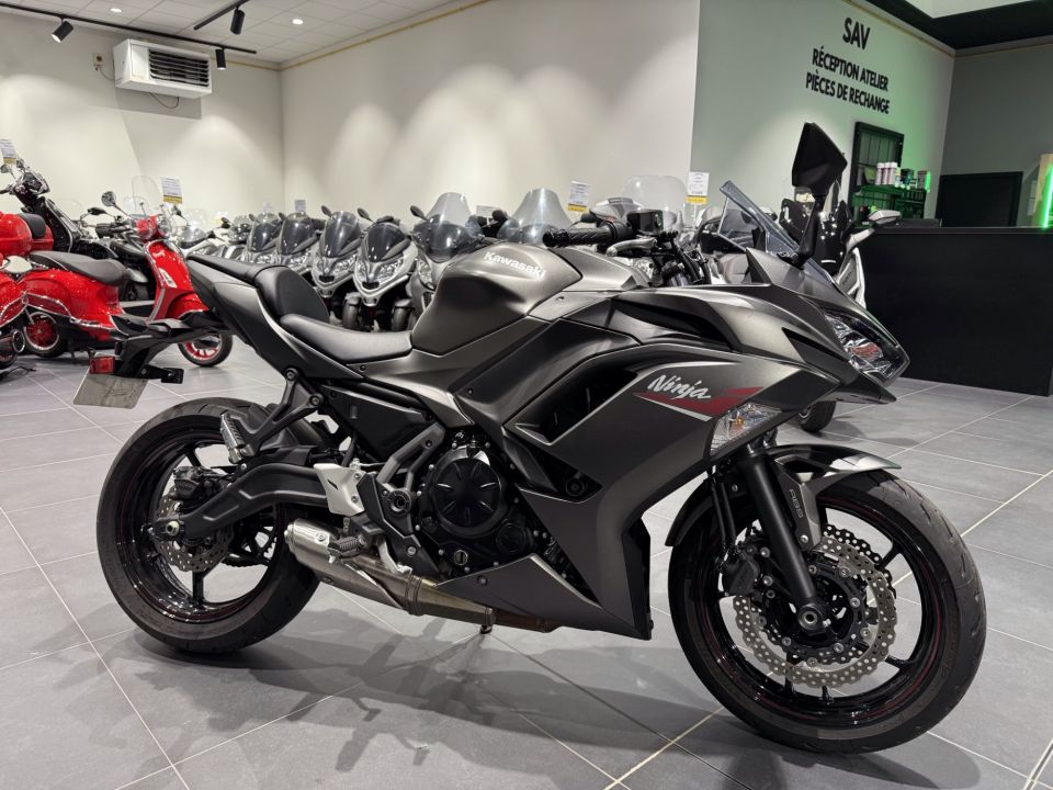 KAWASAKI NINJA 650 4