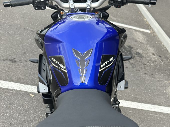 YAMAHA MT-10 4