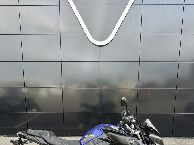 YAMAHA MT-10 4