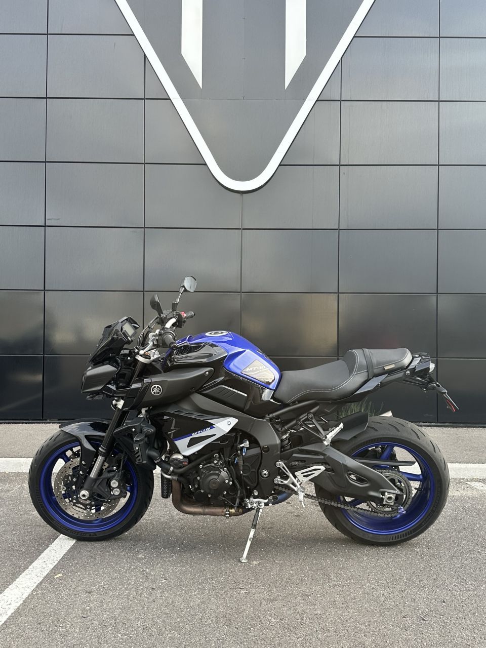 YAMAHA MT-10 4