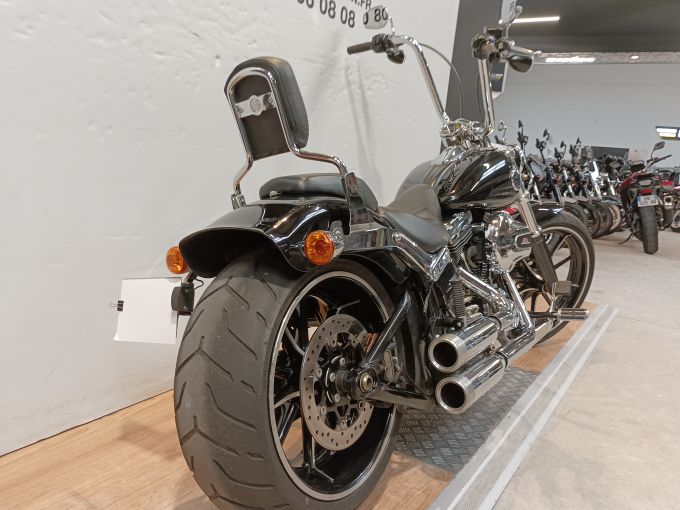 HARLEY-DAVIDSON SOFTAIL BREAKOUT 4
