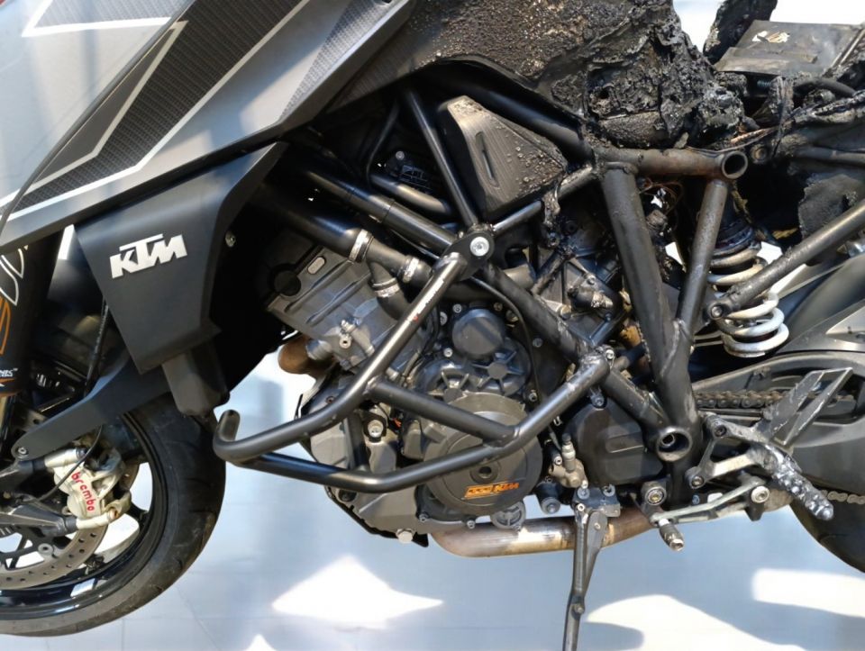 KTM 1290 SUPER DUKE R 4