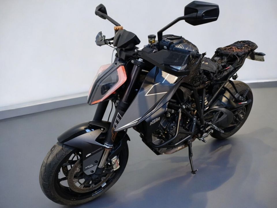 KTM 1290 SUPER DUKE R 4