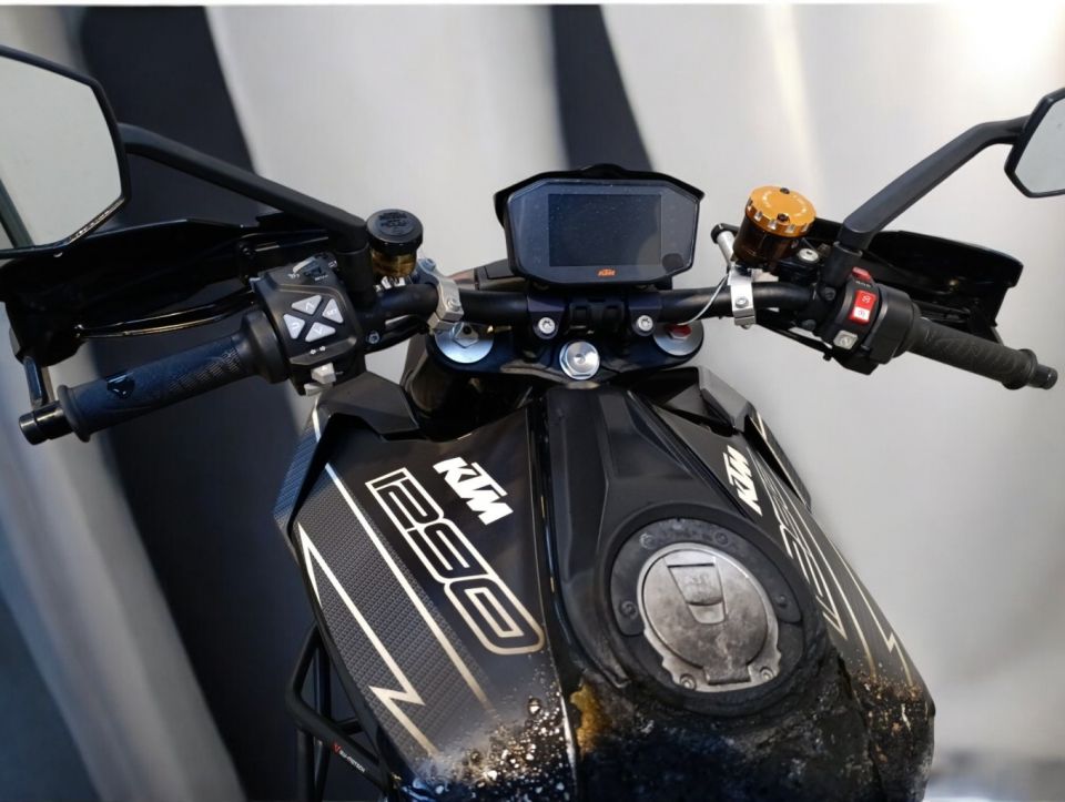 KTM 1290 SUPER DUKE R 4