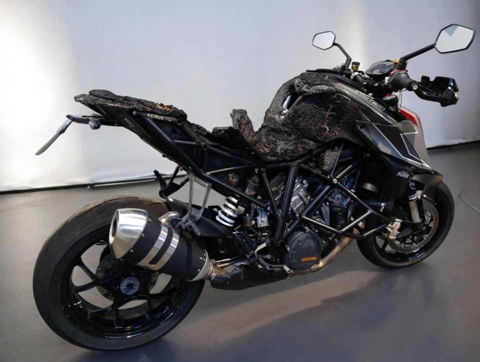 KTM 1290 SUPER DUKE R 4