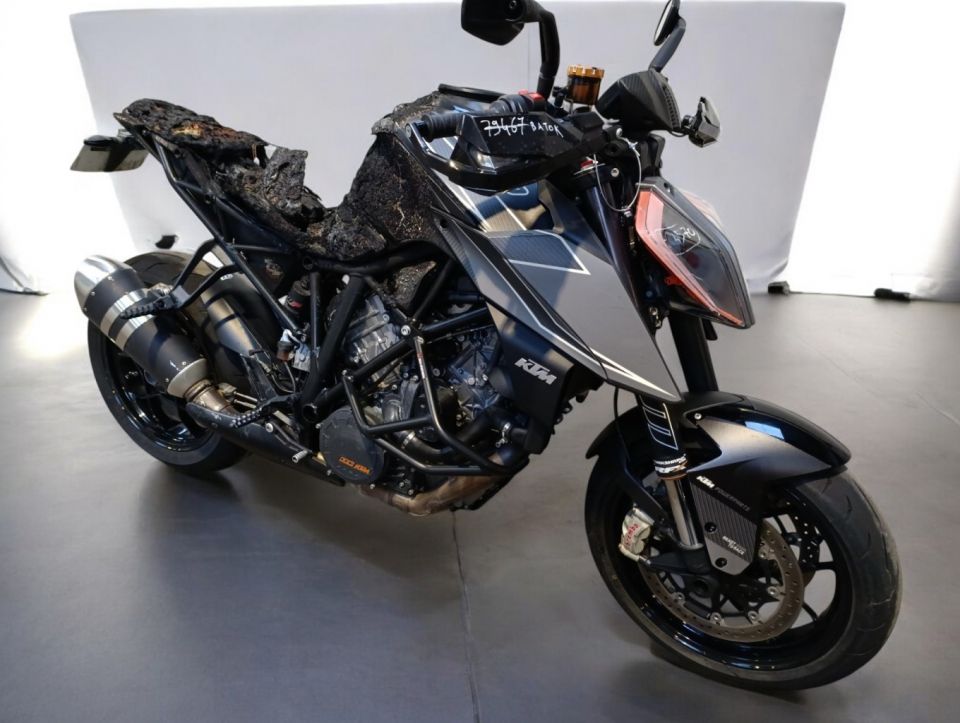 KTM 1290 SUPER DUKE R 4