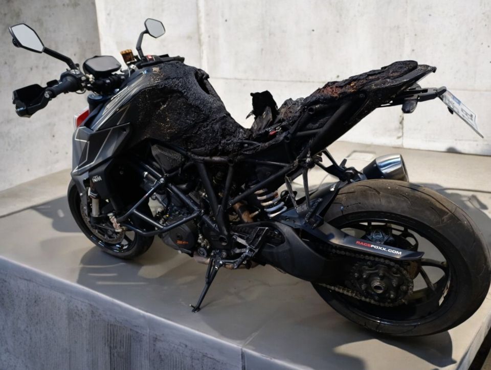 KTM 1290 SUPER DUKE R 4