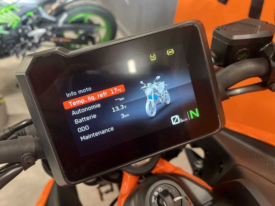 KTM 390 DUKE 4