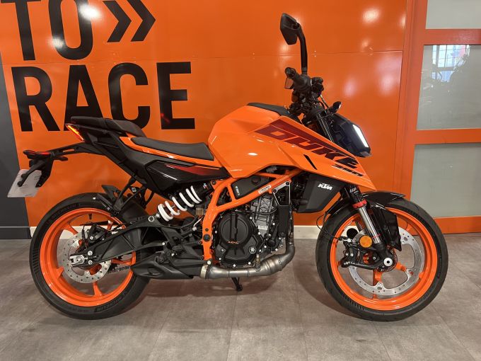 KTM 390 DUKE 4
