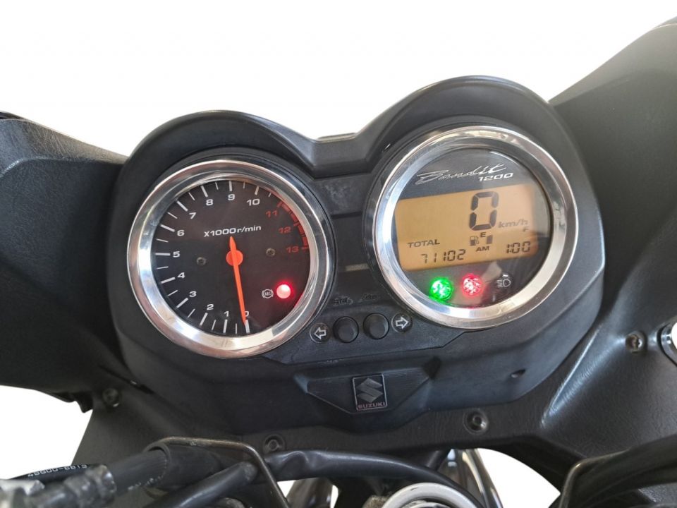 SUZUKI GSF 1250 S BANDIT 4