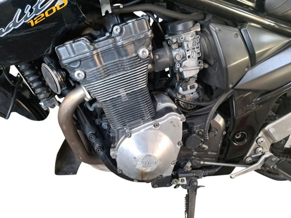 SUZUKI GSF 1250 S BANDIT 4