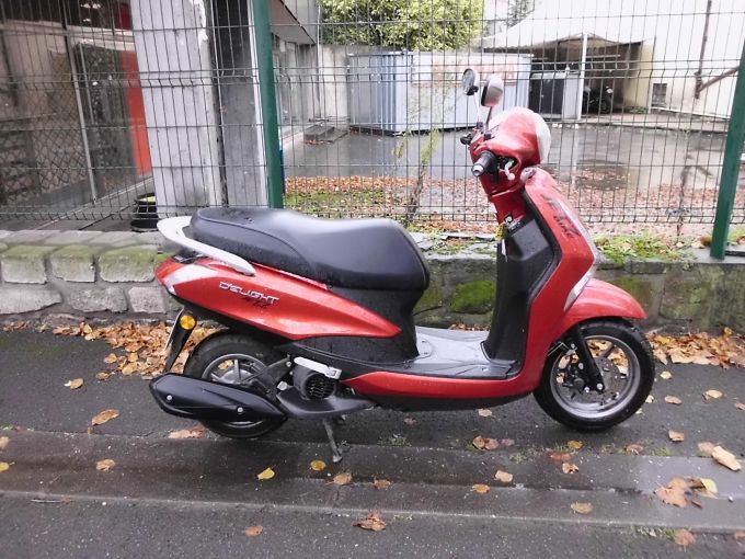 YAMAHA D'ELIGHT 4