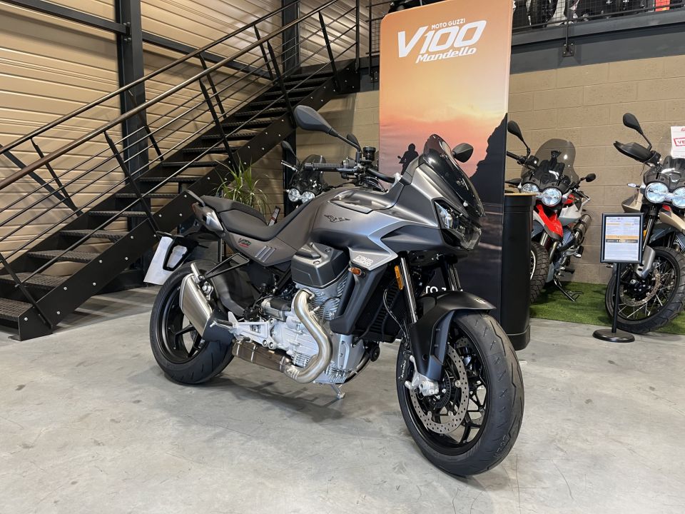 MOTO GUZZI V100  MANDELLO 4