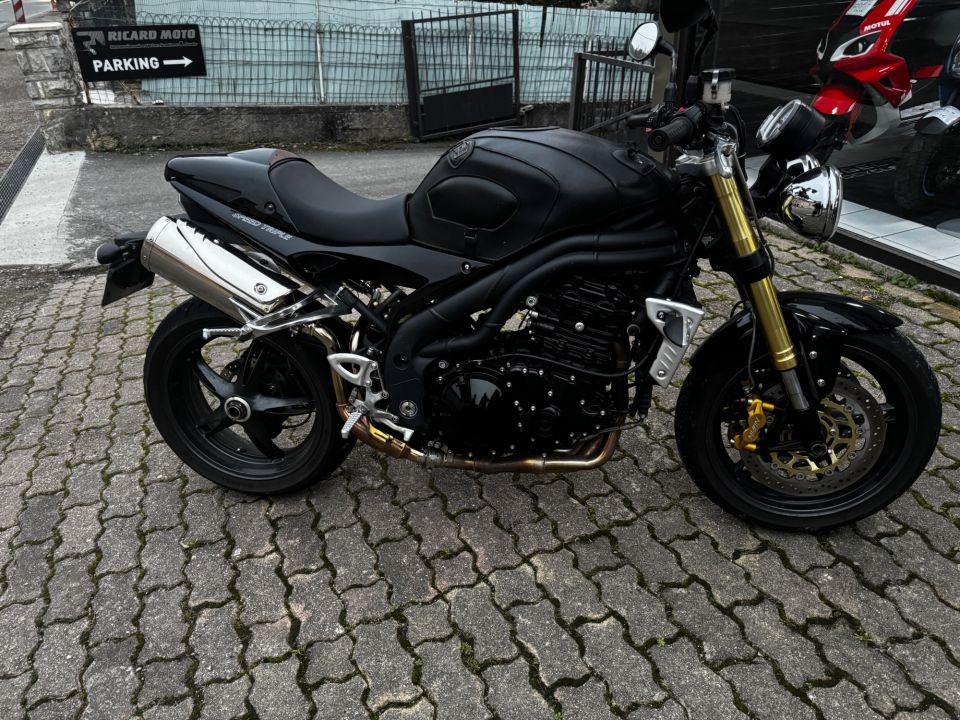 TRIUMPH SPEED TRIPLE 1050 4