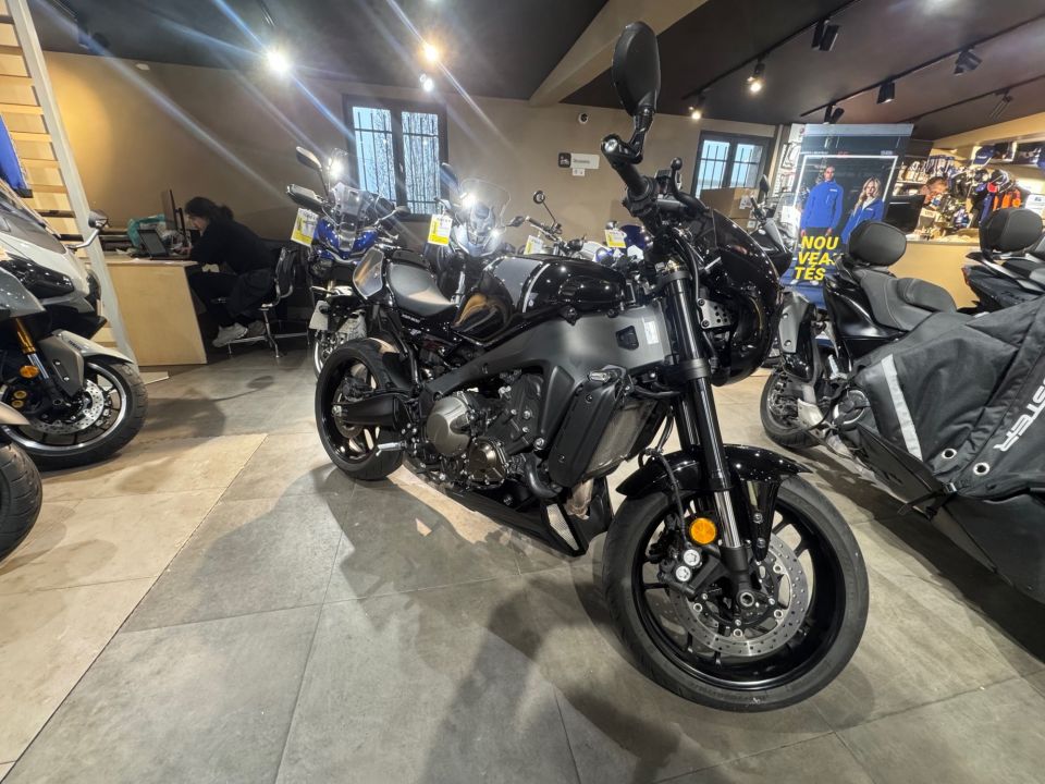 YAMAHA XSR 900 4