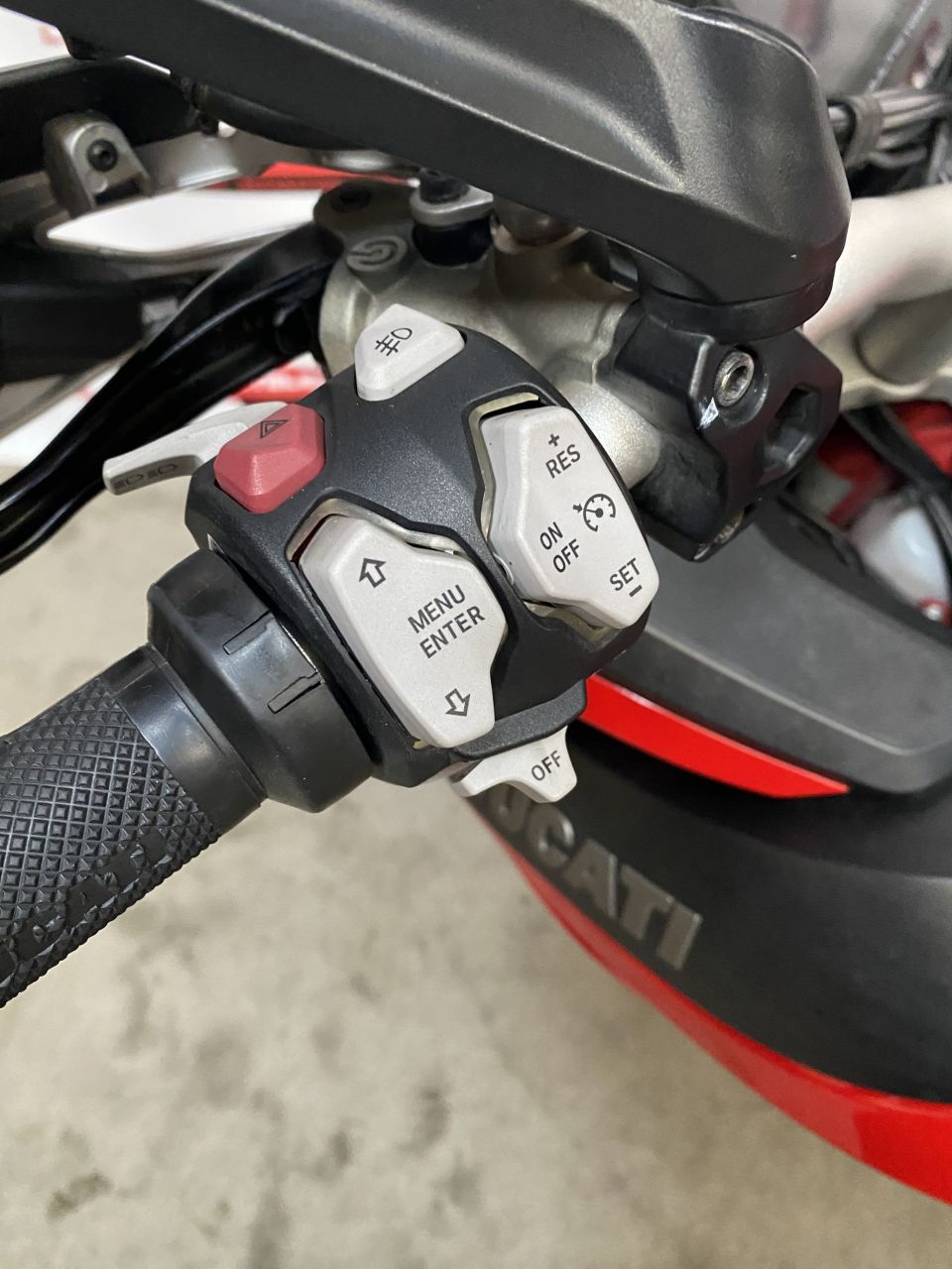 DUCATI MULTISTRADA END 4