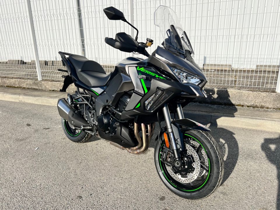 KAWASAKI VERSYS 1100 SE 4