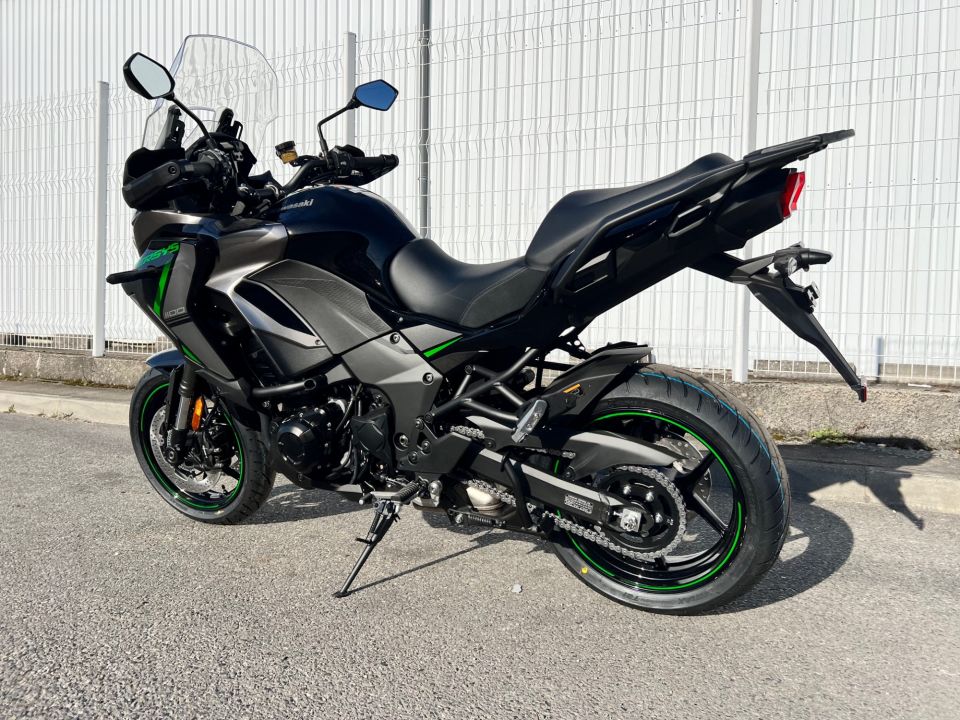 KAWASAKI VERSYS 1100 SE 4