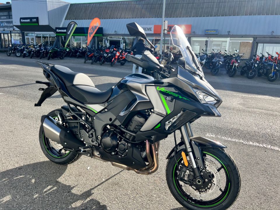 KAWASAKI VERSYS 1100 SE 4