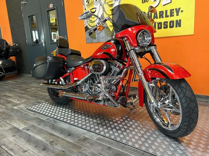 HARLEY-DAVIDSON SOFTAIL CONVERTIBLE 1800 CVO 4