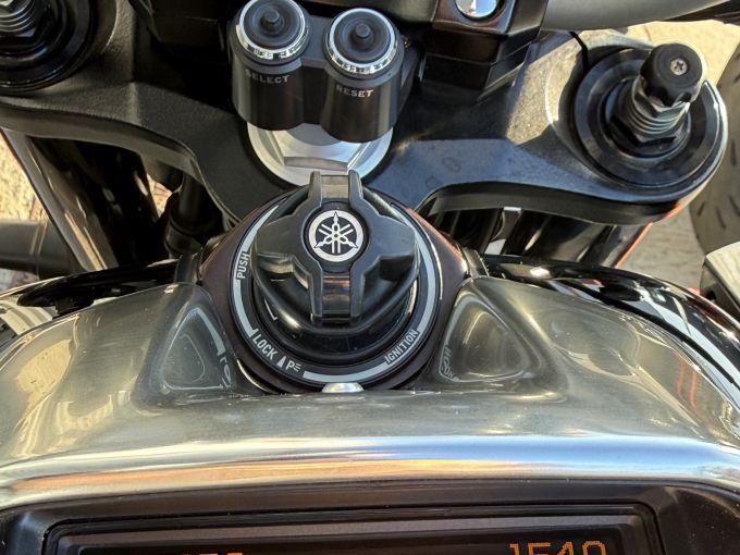 YAMAHA V-MAX 1700 4