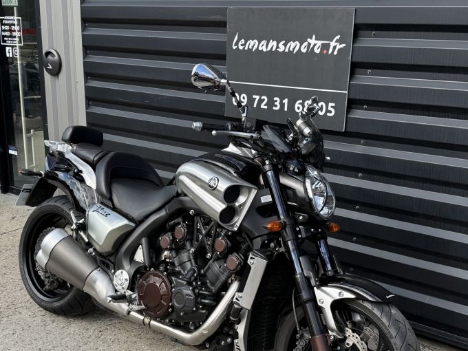 YAMAHA V-MAX 1700 4