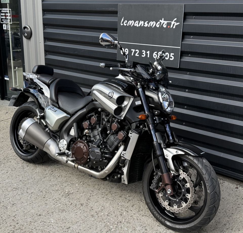 YAMAHA V-MAX 1700 4