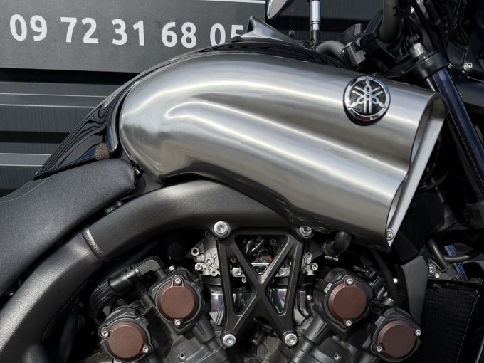 YAMAHA V-MAX 1700 4