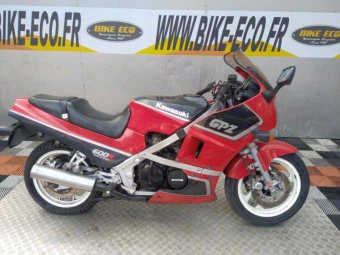 KAWASAKI GPX 600 4
