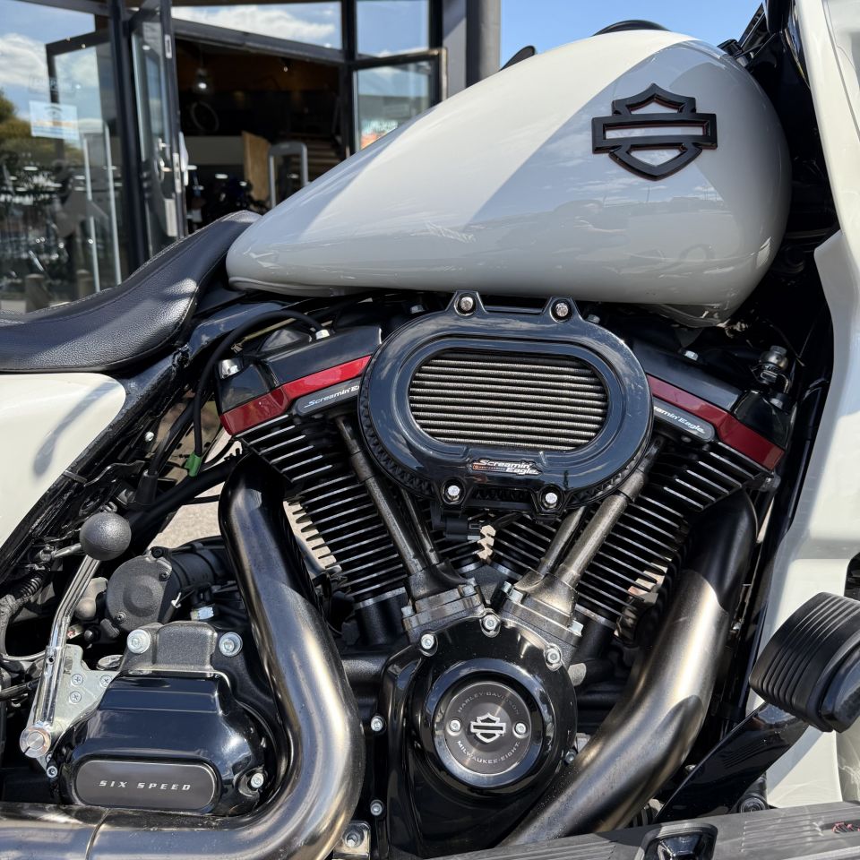 HARLEY-DAVIDSON TOURING ROAD GLIDE 1923 CVO 4