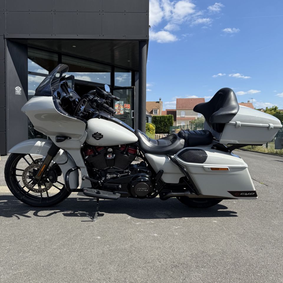 HARLEY-DAVIDSON TOURING ROAD GLIDE 1923 CVO 4