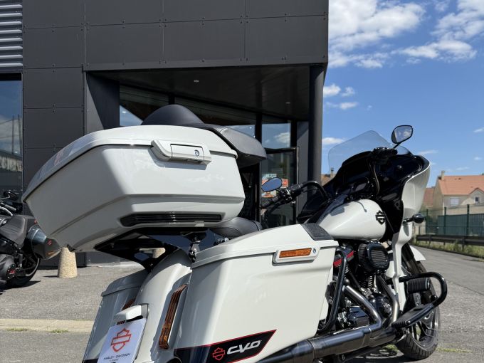 HARLEY-DAVIDSON TOURING ROAD GLIDE 1923 CVO 4