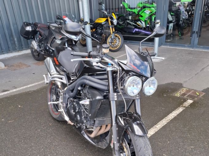 TRIUMPH SPEED TRIPLE 1050 4
