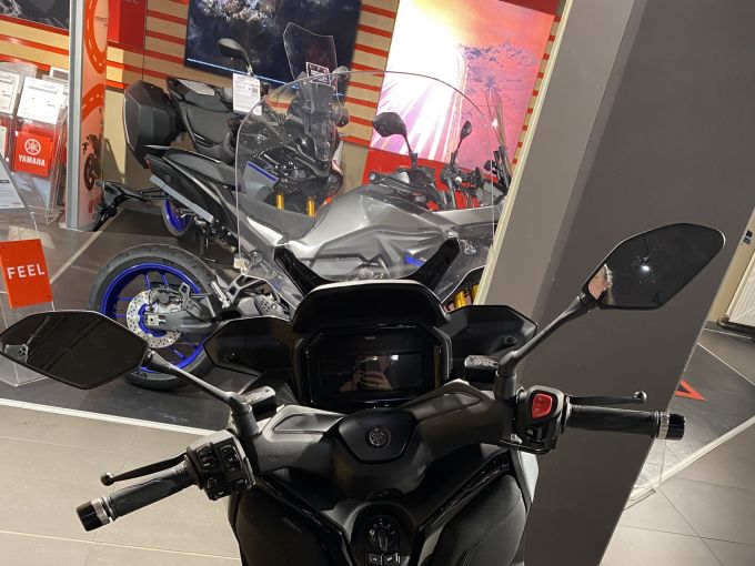YAMAHA XMAX 125 TECH MAX 4