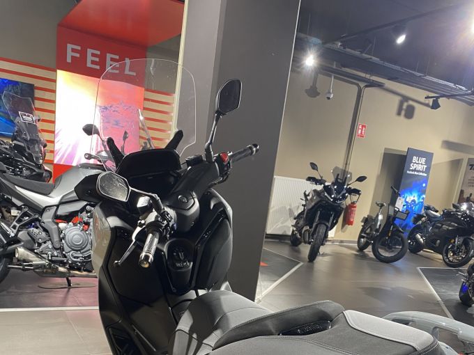 YAMAHA XMAX 125 TECH MAX 4
