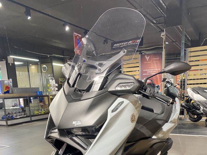 YAMAHA XMAX 125 TECH MAX 4