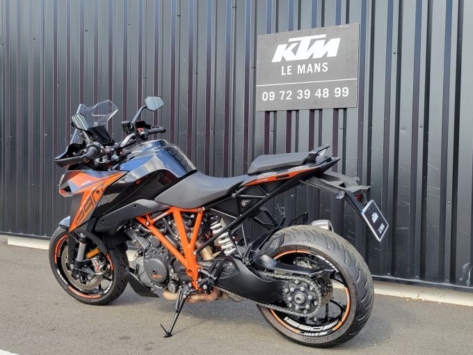 KTM 1290 SUPER DUKE GT 4