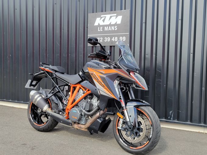 KTM 1290 SUPER DUKE GT 4