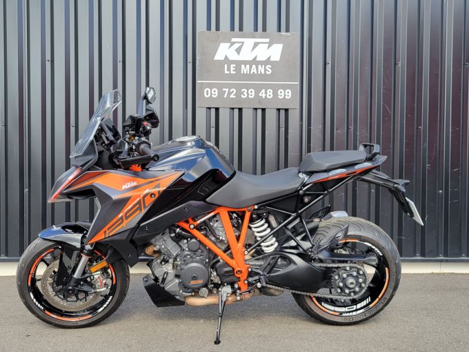 KTM 1290 SUPER DUKE GT 4