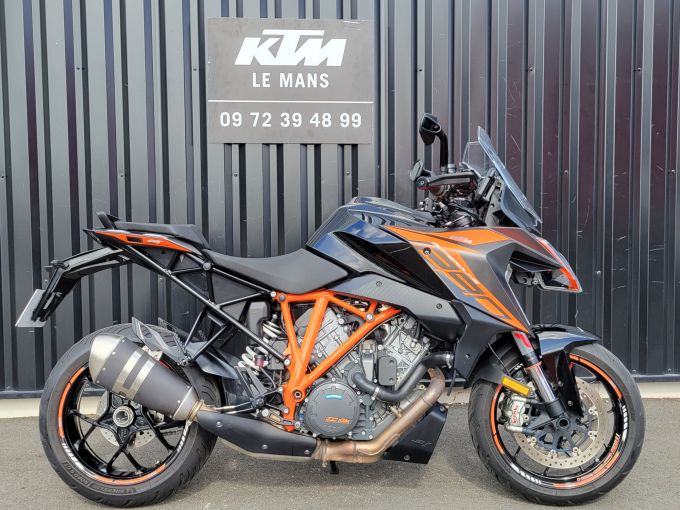 KTM 1290 SUPER DUKE GT 4