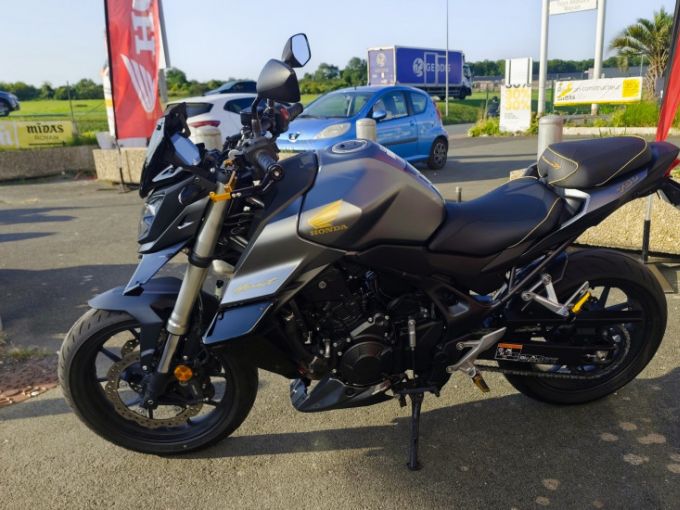 HONDA CB 750 HORNET 4